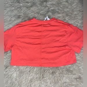Lululemon cropped, workout shirt